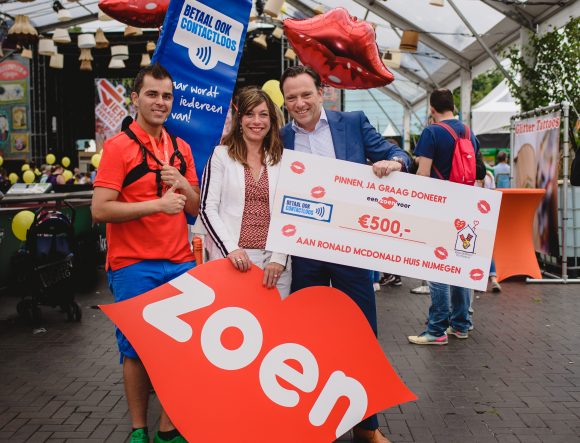 500 zoenen voor het Ronald McDonaldhuis